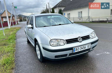 Хэтчбек Volkswagen Golf 1999 в Хусте