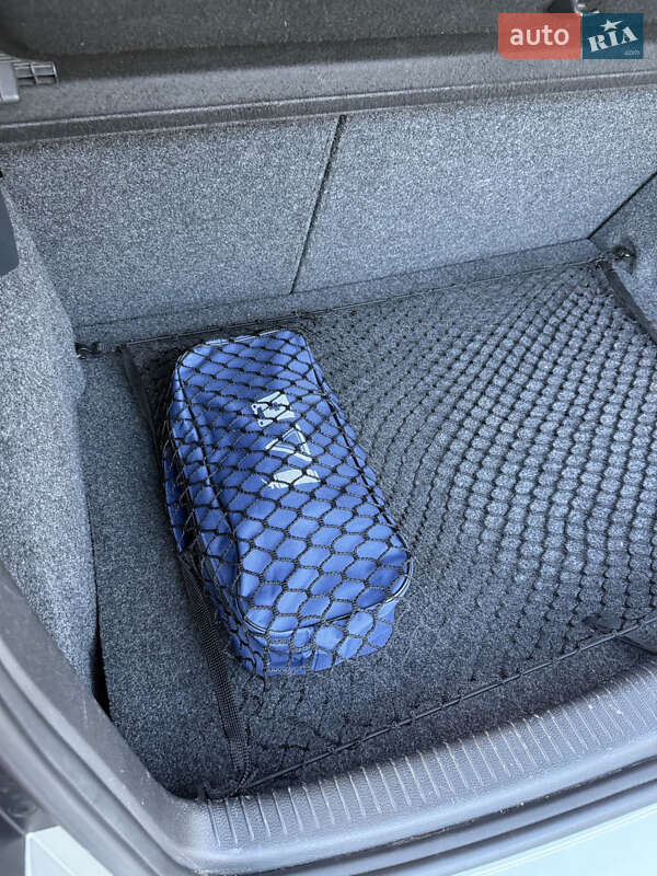 Хэтчбек Volkswagen Golf 2012 в Киеве