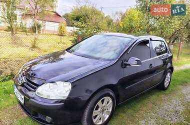 Хэтчбек Volkswagen Golf 2005 в Львове