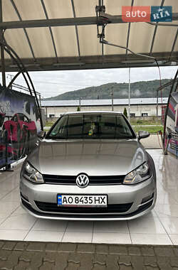 Хетчбек Volkswagen Golf 2015 в Ужгороді