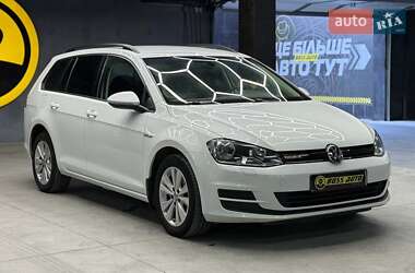 Універсал Volkswagen Golf 2014 в Чернівцях