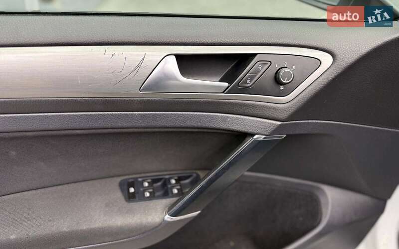 Универсал Volkswagen Golf 2014 в Черновцах фото 8 Универсал Volkswagen Golf 2014 в Черновцах