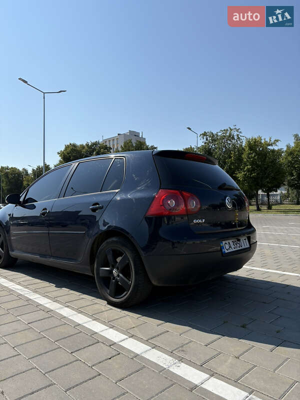 Хэтчбек Volkswagen Golf 2005 в Черкассах