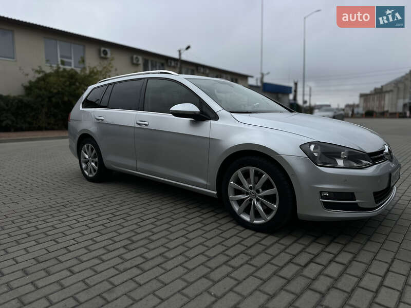 Універсал Volkswagen Golf 2014 в Житомирі