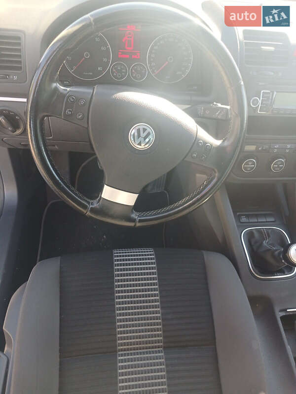 Хетчбек Volkswagen Golf 2009 в Луцьку