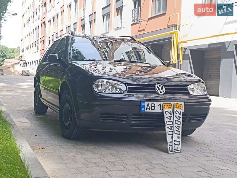 Універсал Volkswagen Golf 2002 в Вінниці