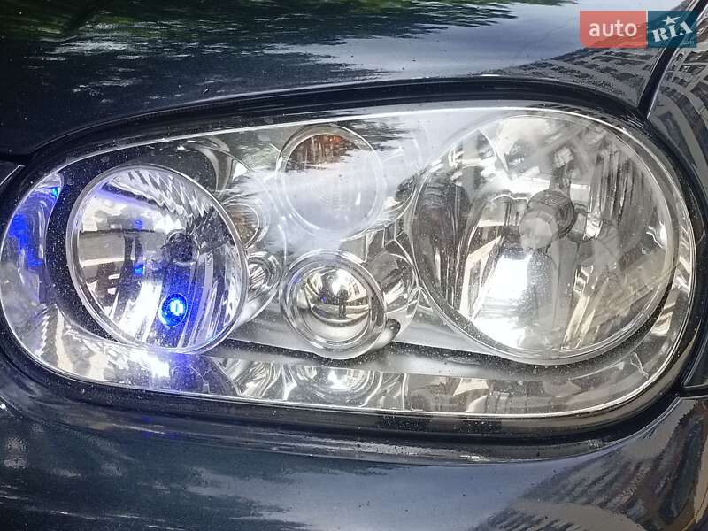 Універсал Volkswagen Golf 2002 в Вінниці