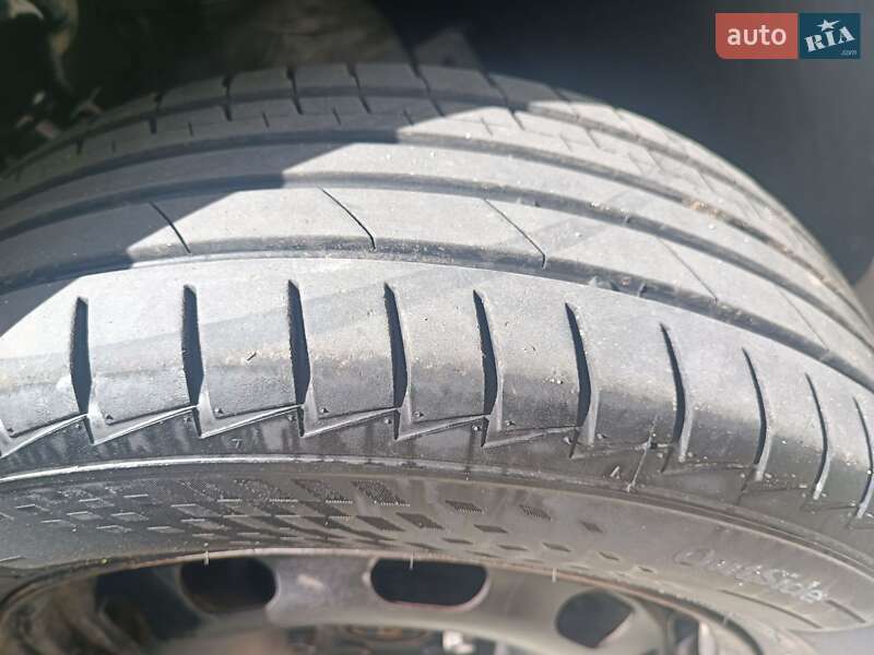 Універсал Volkswagen Golf 2002 в Вінниці