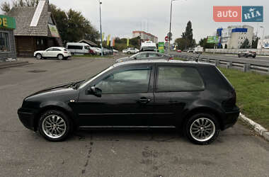 Хэтчбек Volkswagen Golf 1998 в 