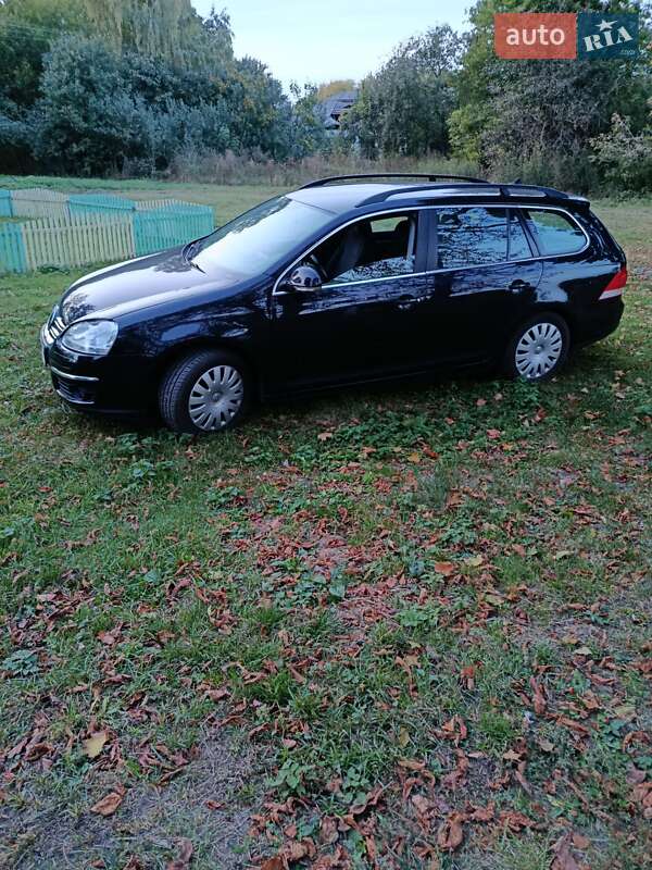 Універсал Volkswagen Golf 2009 в Конотопі