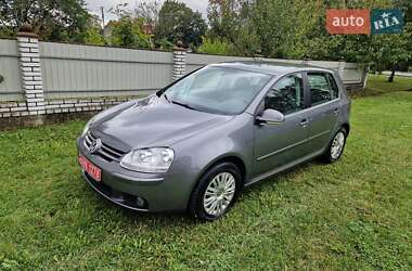 Хэтчбек Volkswagen Golf 2006 в Сторожинце