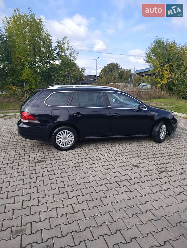 Универсал Volkswagen Golf 2012 в Киеве