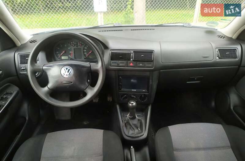 Хэтчбек Volkswagen Golf 2002 в Тернополе