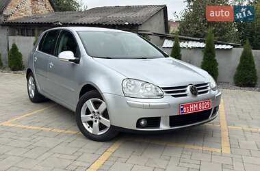 Хэтчбек Volkswagen Golf 2008 в Нововолынске