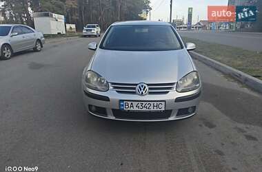 Хэтчбек Volkswagen Golf 2004 в Кропивницком