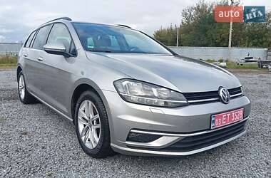 Универсал Volkswagen Golf 2017 в Клевани