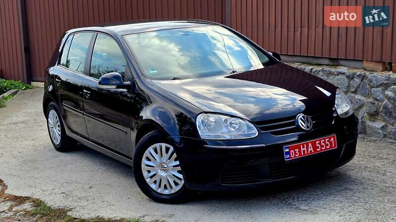 Хэтчбек Volkswagen Golf 2005 в Полтаве