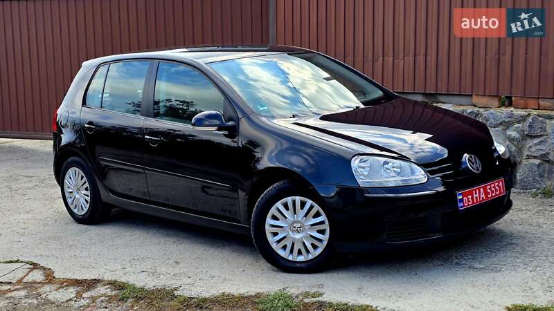 Хэтчбек Volkswagen Golf 2005 в Полтаве