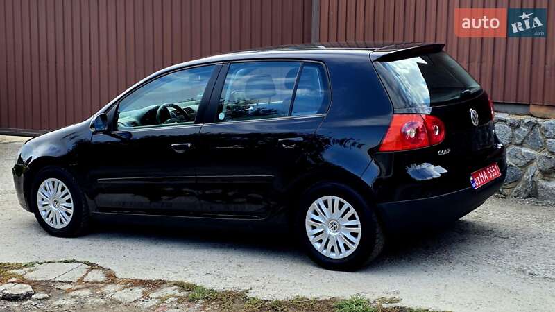 Хэтчбек Volkswagen Golf 2005 в Полтаве