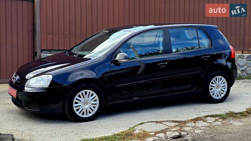 Хэтчбек Volkswagen Golf 2005 в Полтаве
