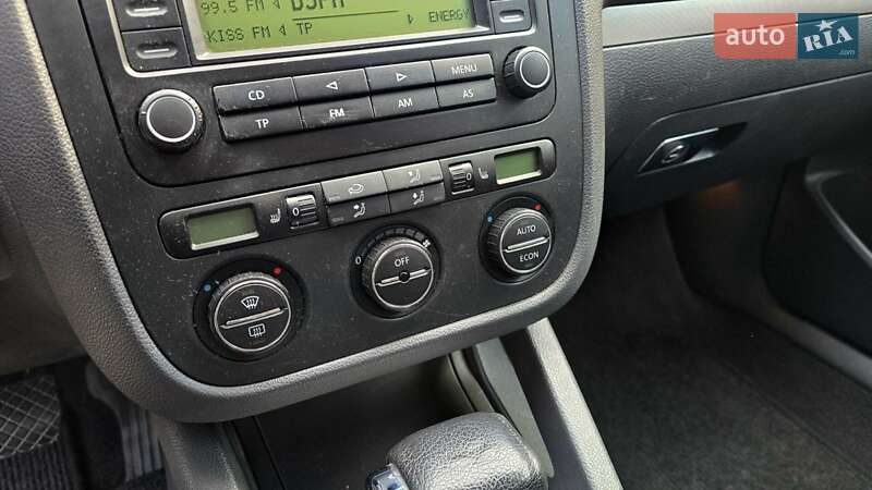 Хэтчбек Volkswagen Golf 2005 в Полтаве