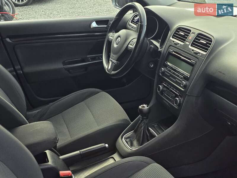 Універсал Volkswagen Golf 2010 в Тернополі