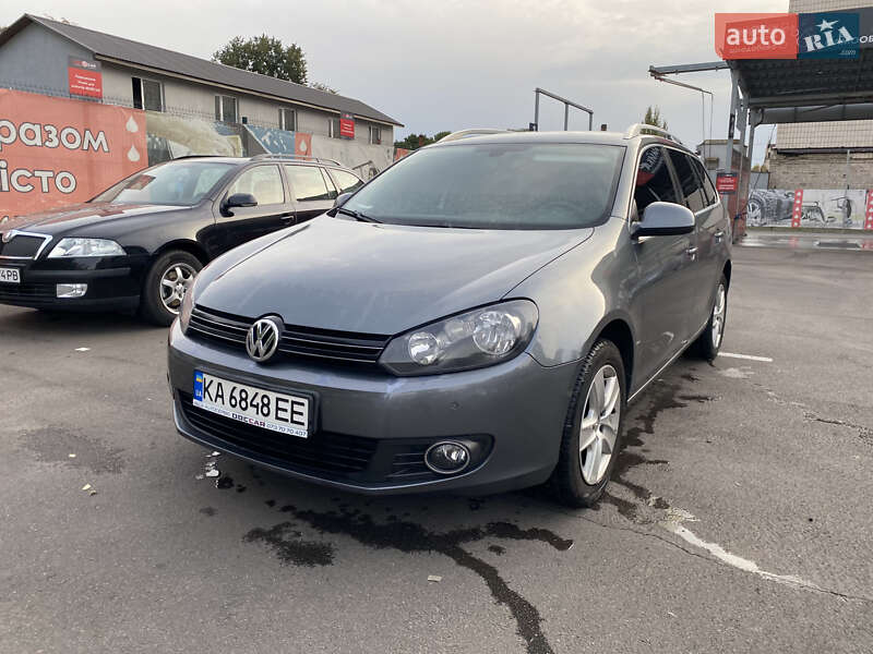 Універсал Volkswagen Golf 2010 в Києві