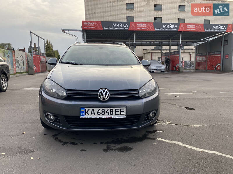 Універсал Volkswagen Golf 2010 в Києві