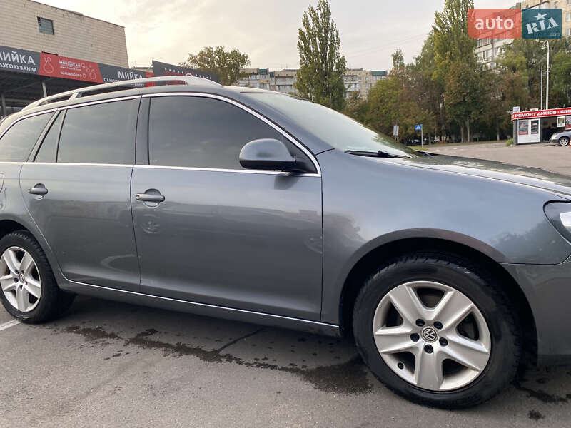 Універсал Volkswagen Golf 2010 в Києві