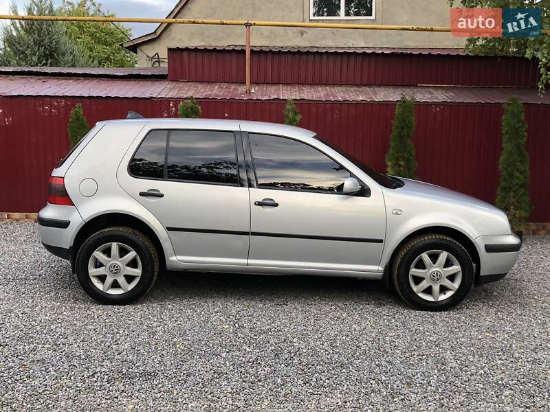 Хэтчбек Volkswagen Golf 2000 в Теплодаре