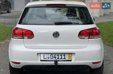 Хэтчбек Volkswagen Golf 2009 в 