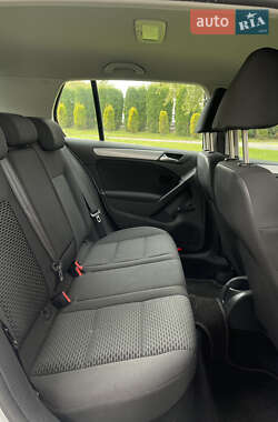 Хэтчбек Volkswagen Golf 2009 в 