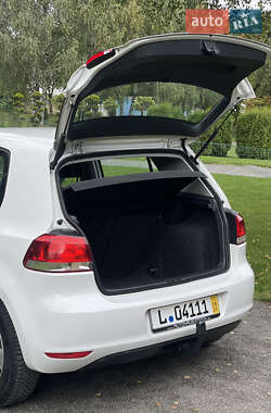 Хэтчбек Volkswagen Golf 2009 в 