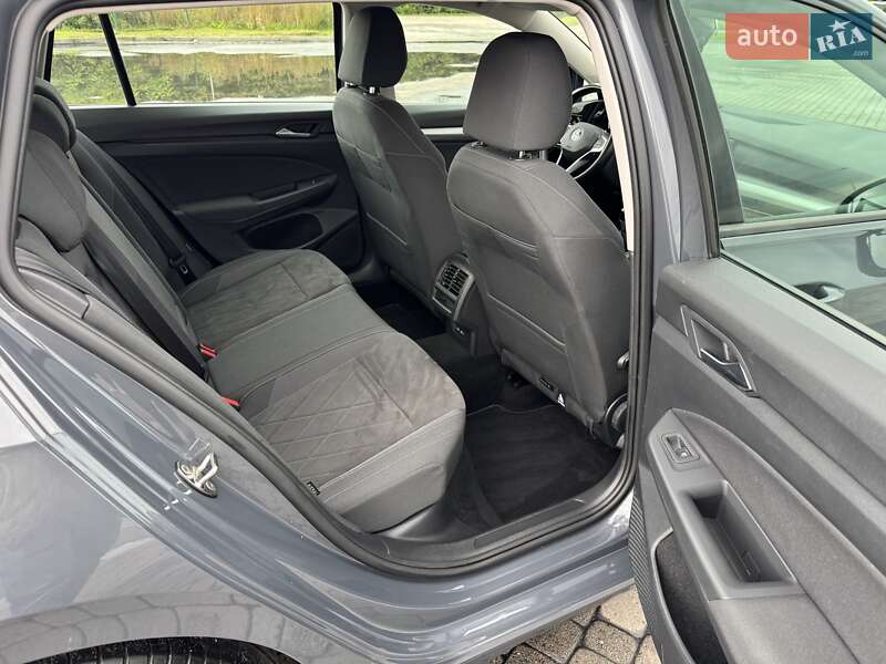 Універсал Volkswagen Golf 2021 в Радивиліві