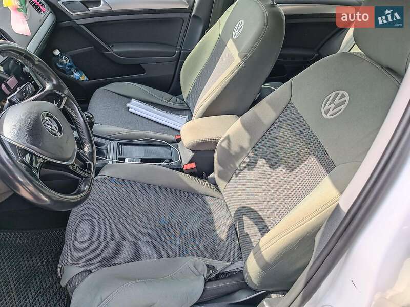 Універсал Volkswagen Golf 2019 в Харкові