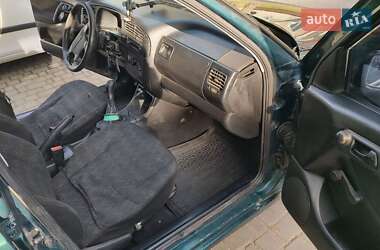 Хэтчбек Volkswagen Golf 1997 в Старичах