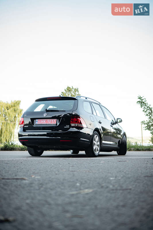 Універсал Volkswagen Golf 2011 в Бурштині