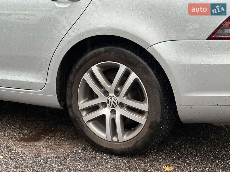 Універсал Volkswagen Golf 2010 в Вінниці