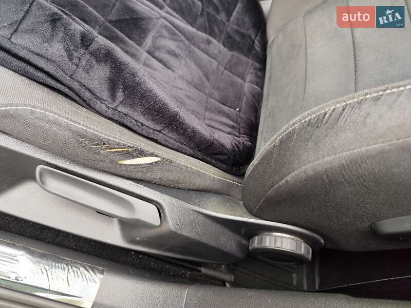 Хэтчбек Volkswagen Golf 2013 в Киеве