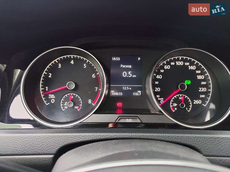 Хэтчбек Volkswagen Golf 2013 в Киеве