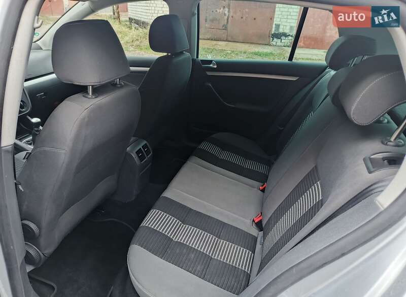 Хетчбек Volkswagen Golf 2007 в Чернігові