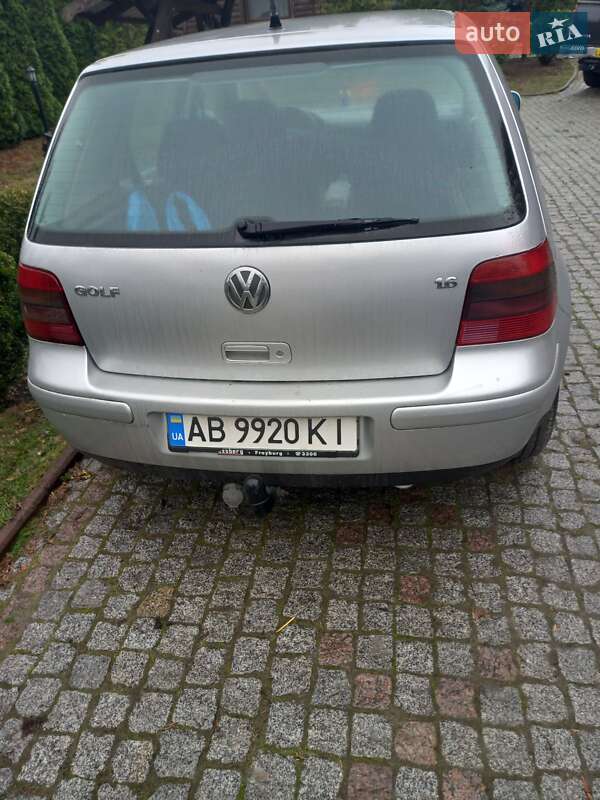 Хетчбек Volkswagen Golf 2001 в Вінниці