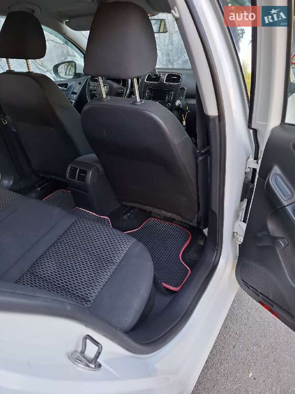 Хэтчбек Volkswagen Golf 2009 в Львове