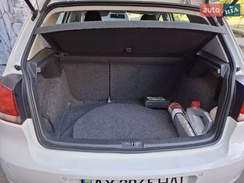 Хэтчбек Volkswagen Golf 2009 в Львове