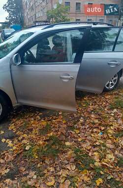 Универсал Volkswagen Golf 2011 в 