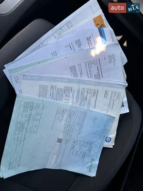 Хэтчбек Volkswagen Golf 2004 в Надворной документ