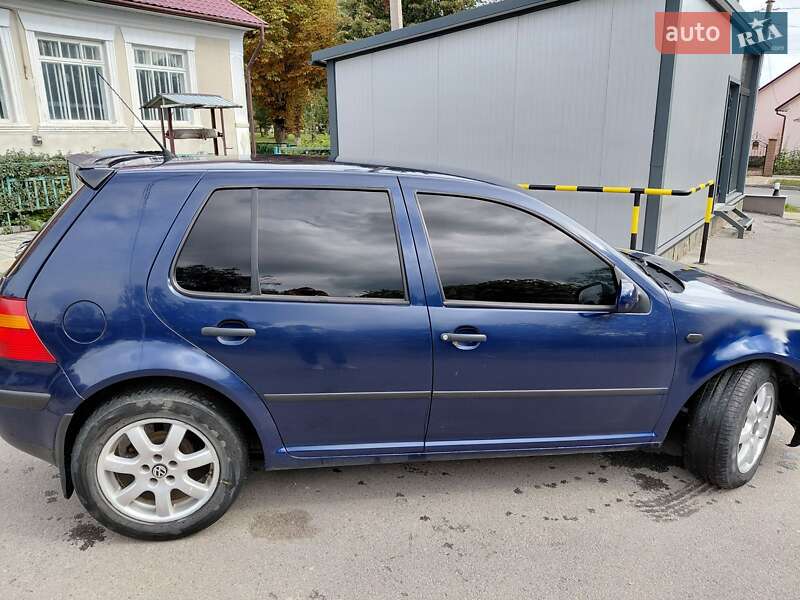 Хэтчбек Volkswagen Golf 2002 в Сокирянах