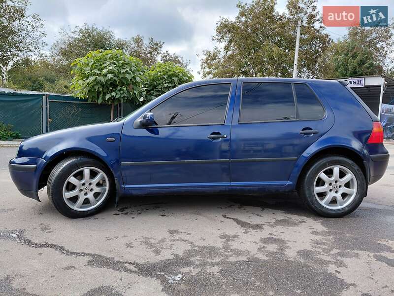 Хэтчбек Volkswagen Golf 2002 в Сокирянах