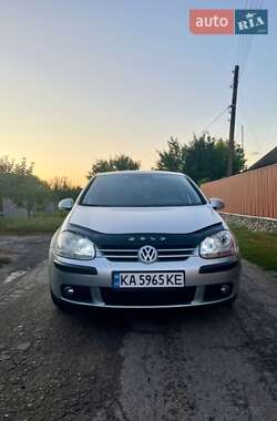 Хэтчбек Volkswagen Golf 2005 в Ахтырке