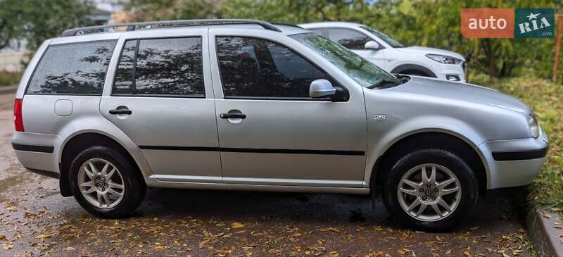 Універсал Volkswagen Golf 2003 в Глухові
